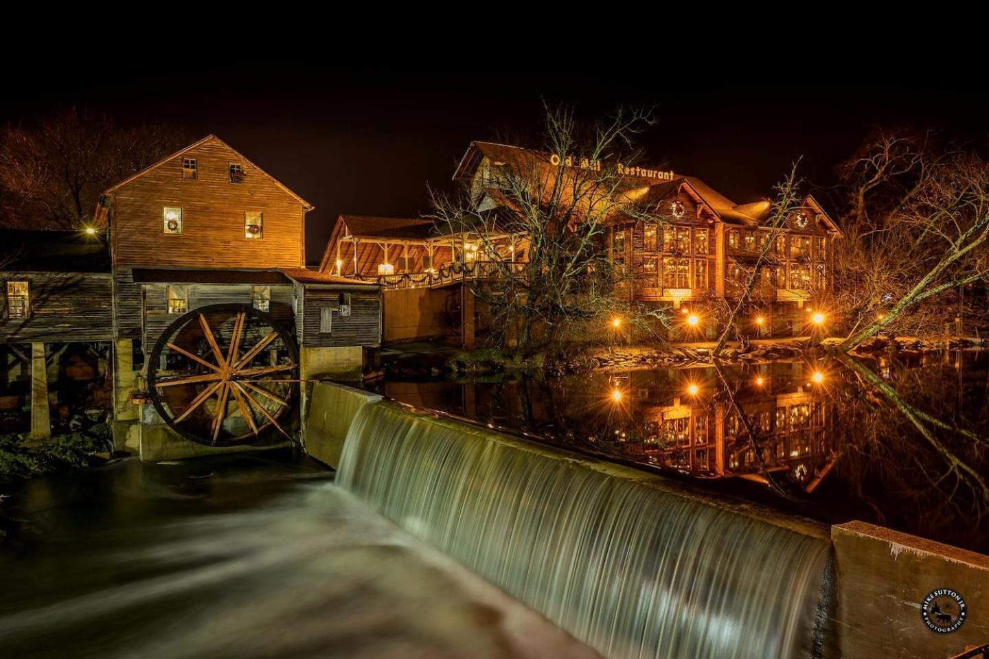 Views I Mins To Dollywood I Hot Tub I Pool Table Villa Sevierville Eksteriør bilde