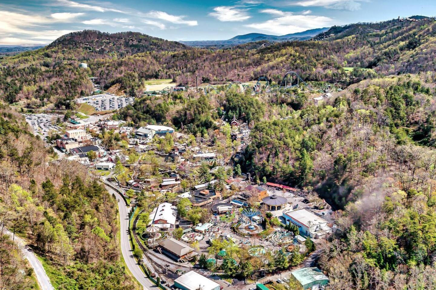 Views I Mins To Dollywood I Hot Tub I Pool Table Villa Sevierville Eksteriør bilde